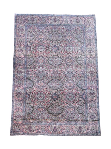 Lot 462 - A fine Kirman carpet