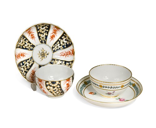 Lot 482 - Five Chelsea-Derby tea bowls and saucers, circa 1770