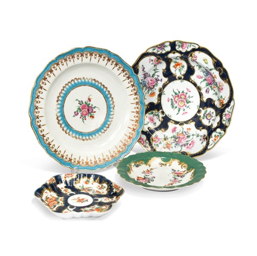 Lot 451 - A pair of Worcester small plates, circa 1770