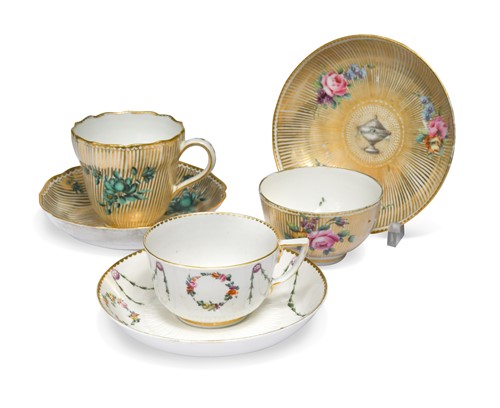 Lot 458 - A Chelsea-Derby tea bowl and saucer and an ogee shaped coffee cup and saucer, circa 1775