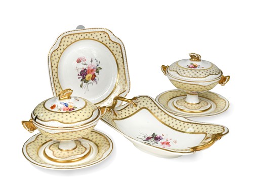 Lot 474 - A Spode Felspar dessert service