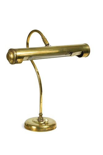 Lot 658 - A brass banker's style desk lamp