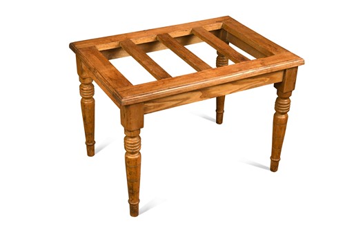 Lot 662 - A late Victorian ash luggage stand