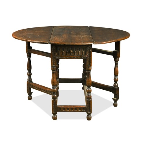 Lot 374 - An oak gateleg table, 18th century