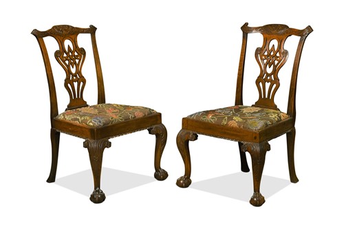 Lot 421 - A pair of George III mahogany side chairs