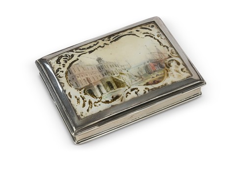 Lot 485 - A silver and porcelain box by Charles & Richard Comyns, 20th century