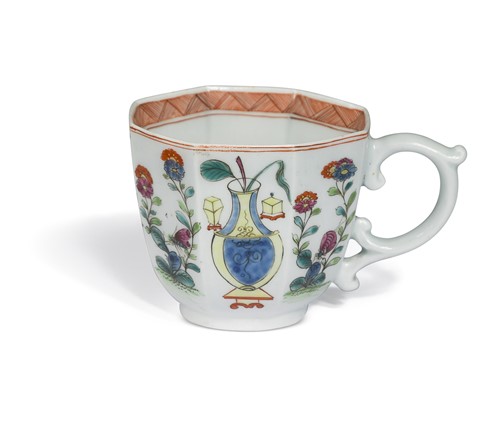 Lot 412 - A Worcester porcelain octagonal coffee cup, circa 1753