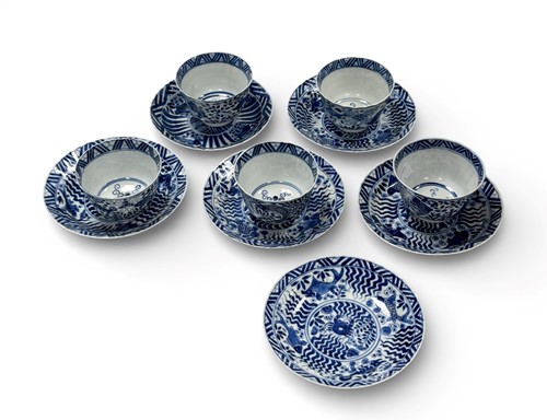 Lot 32 - Five Chinese blue and white porcelain tea bowls, Qing Dynasty, 19th century