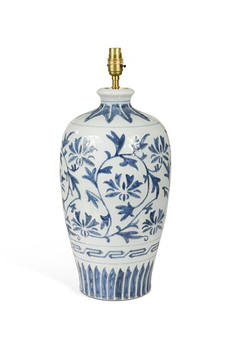 Lot 404 - A Chinese blue and white ceramic lamp, 20th century