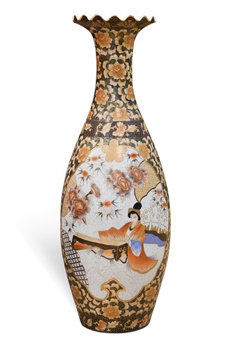 Lot 55 - A Large Imari vase, 20th century